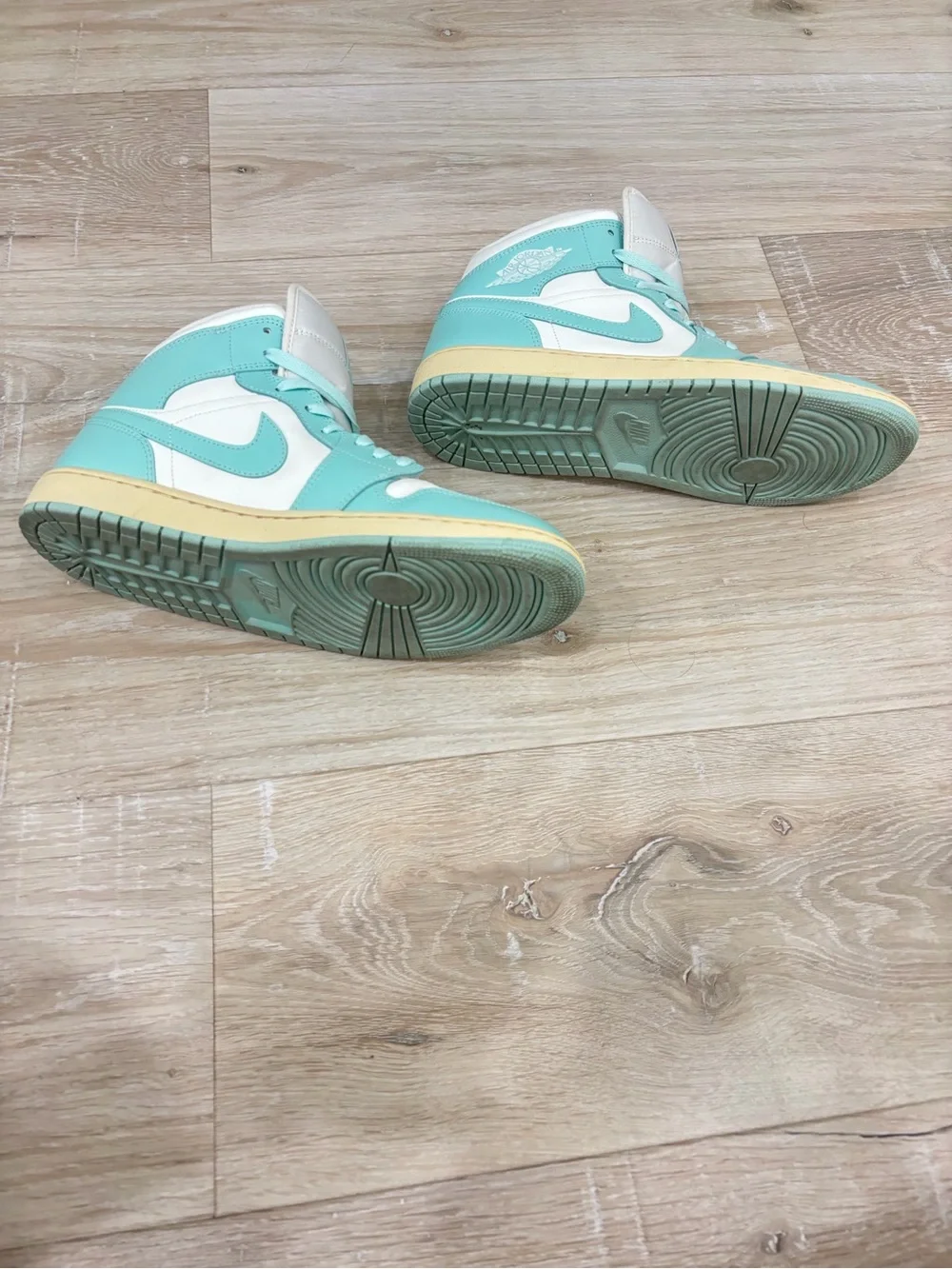 Women’s Jordan 1 Mid